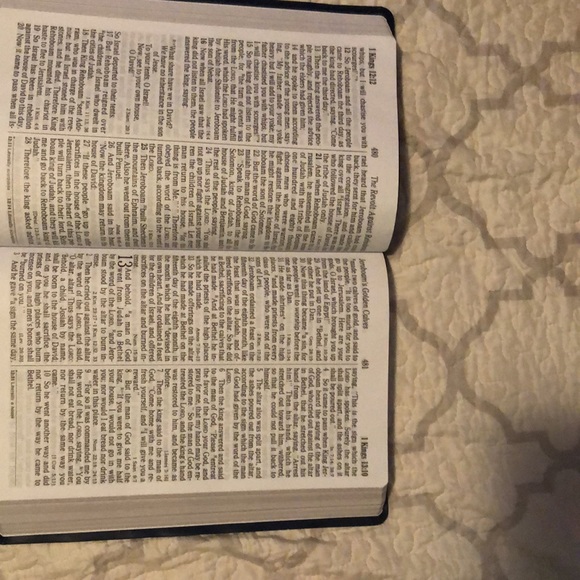 Holy Bible large version large print New King James Version - Picture 4 of 4